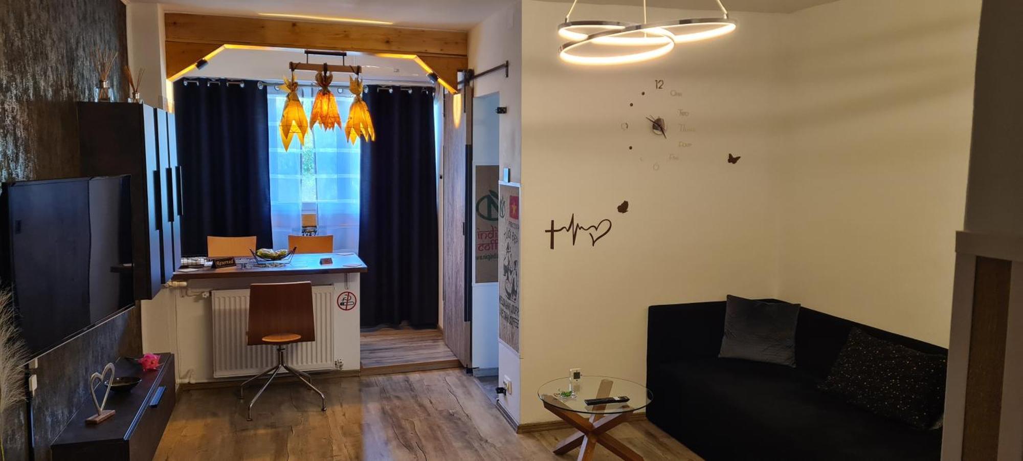 Tiki'S Bar Studio Bukarest Eksteriør billede